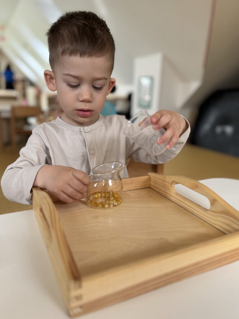 Montessori pracovní blok