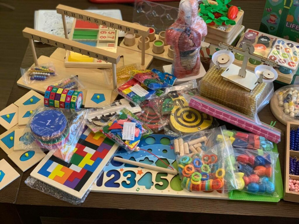 Montessori pomůcky
