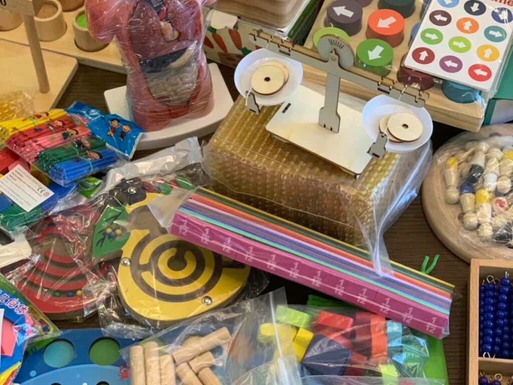 Montessori pomůcky