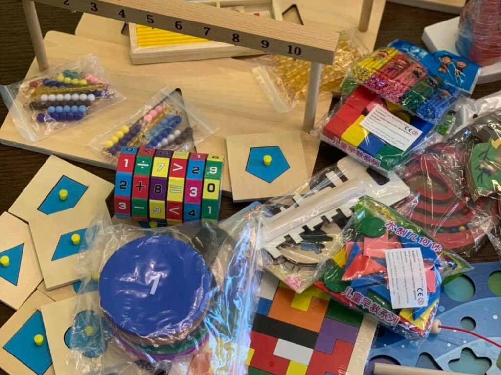 Montessori pomůcky