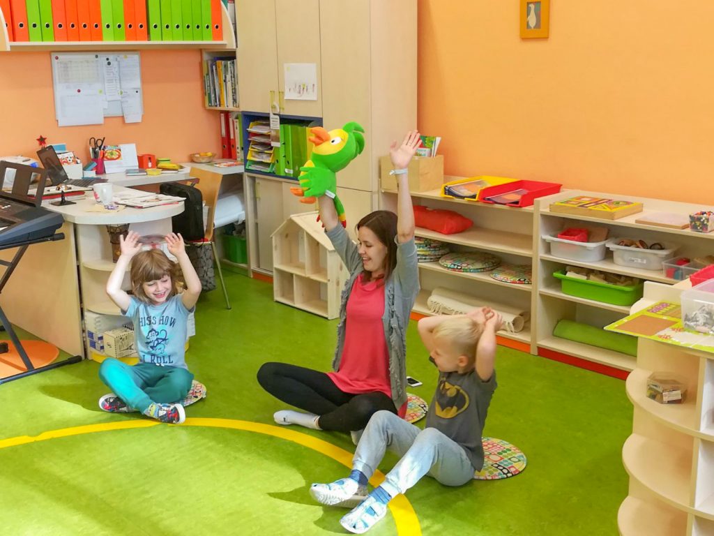Montessori pomůcky – Má to smysl?