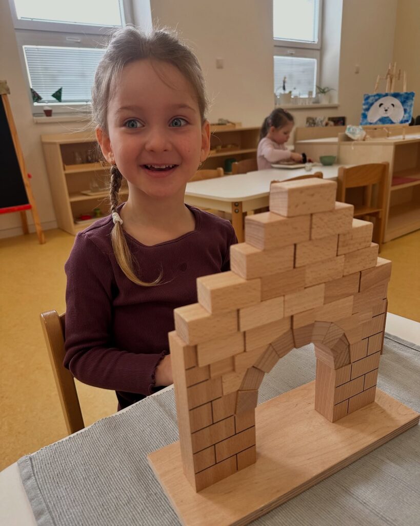 Práce v Montessori pracovním bloku!