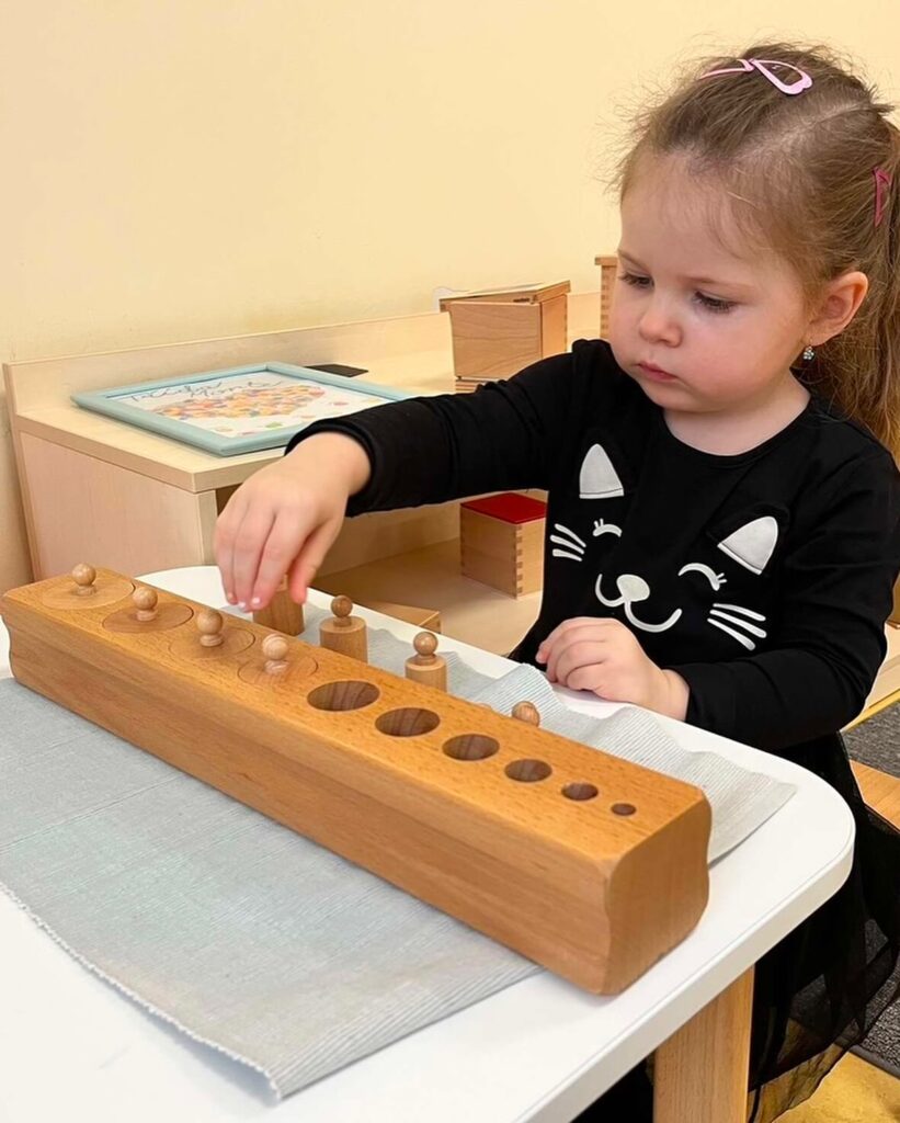 Práce v Montessori pracovním bloku!